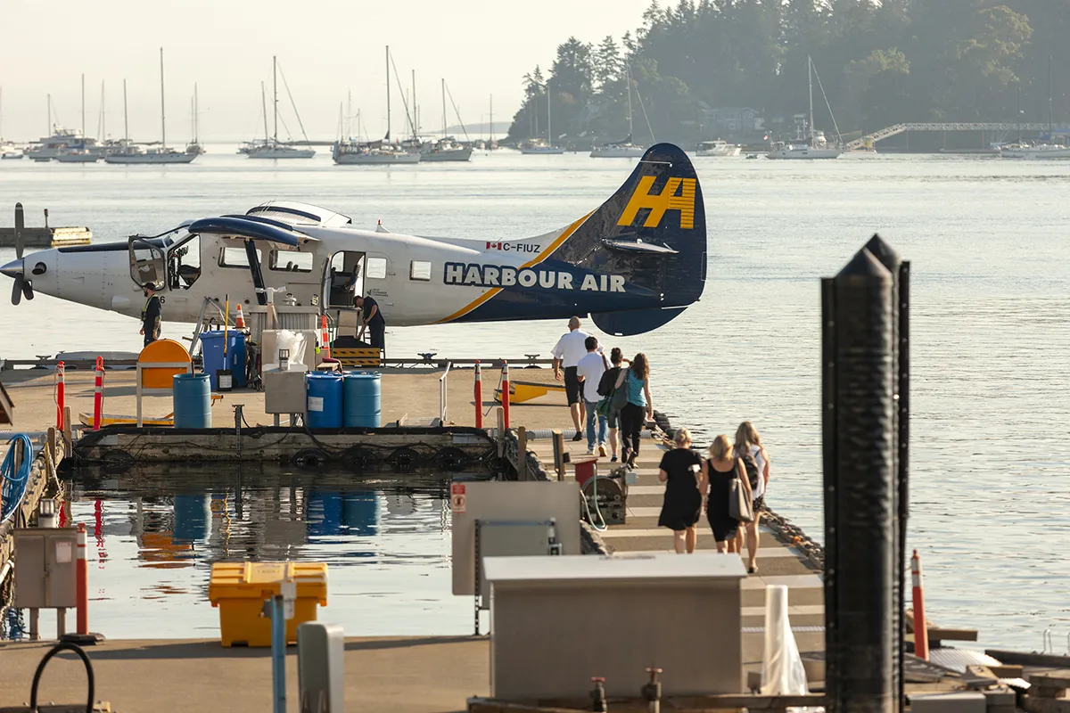 Float plane at a dock in a harbour